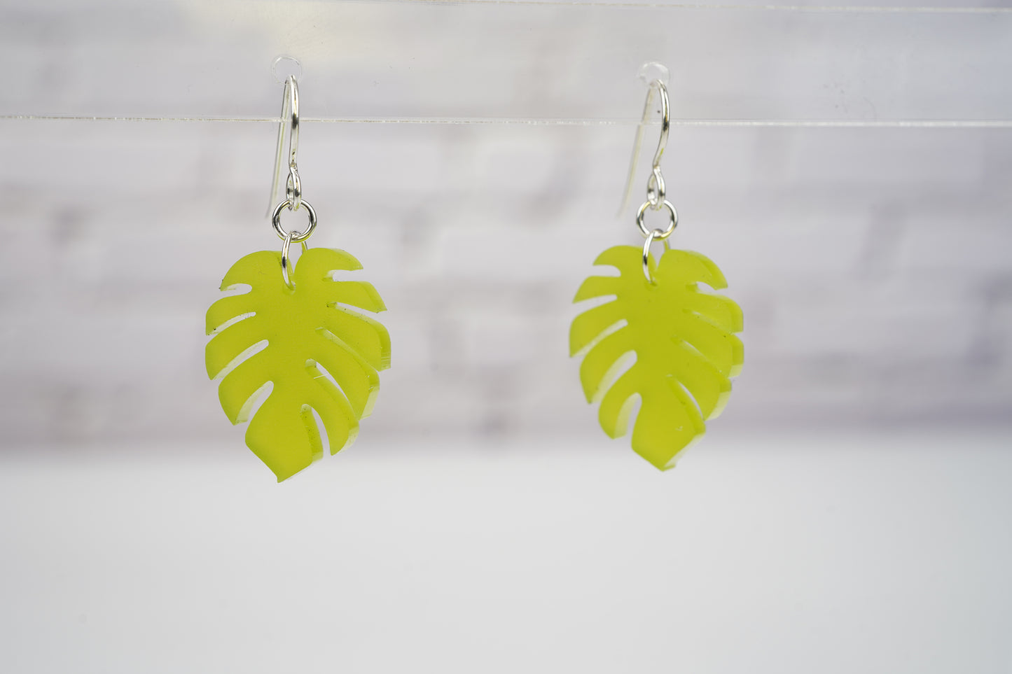 Monstera leaf dangle earrings