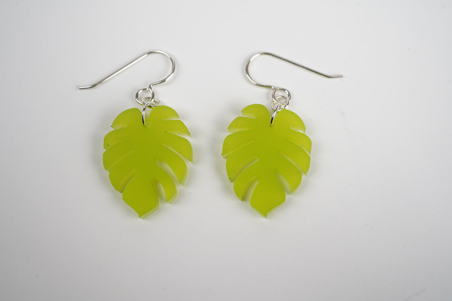 Monstera leaf dangle earrings